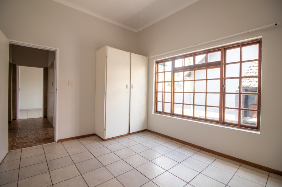 To Let 3 Bedroom Property for Rent in Geelhoutpark North West